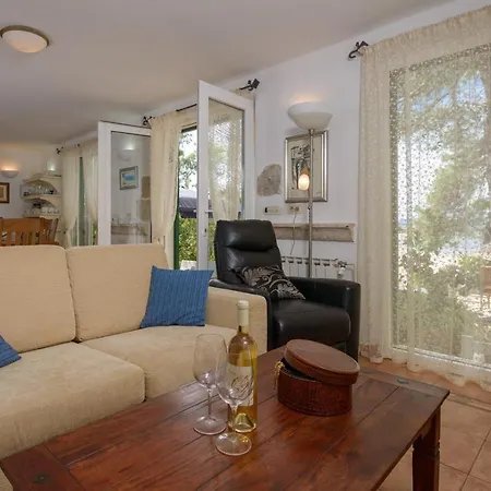 Luxury Beachfront Beach House Mutnik Brac With Private Pool Right At The Beach In Beautiful Bay In Mirca - Brac 빌라 Mirce