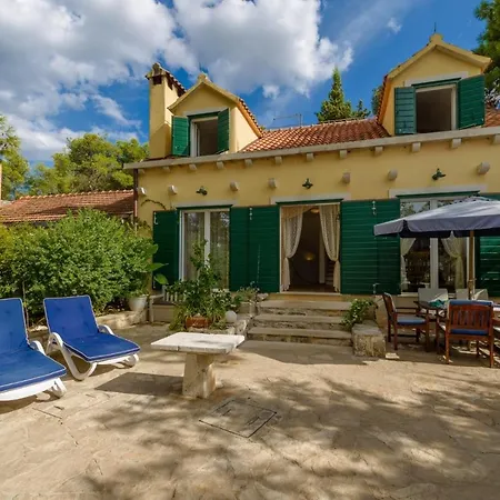 Villa Luxury Beachfront Beach House Mutnik Brac With Private Pool Right At The Beach In Beautiful Bay In Mirca - Brac Mirce